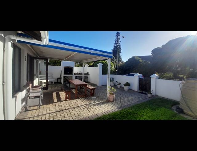 2 BEDROOM TOWNHOUSE FOR SALE IN PARADISE BEACH